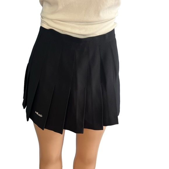 3/$30 🍂 Head Sportswear Vintage Black Pleated Mini Skirt - Picture 2 of 7